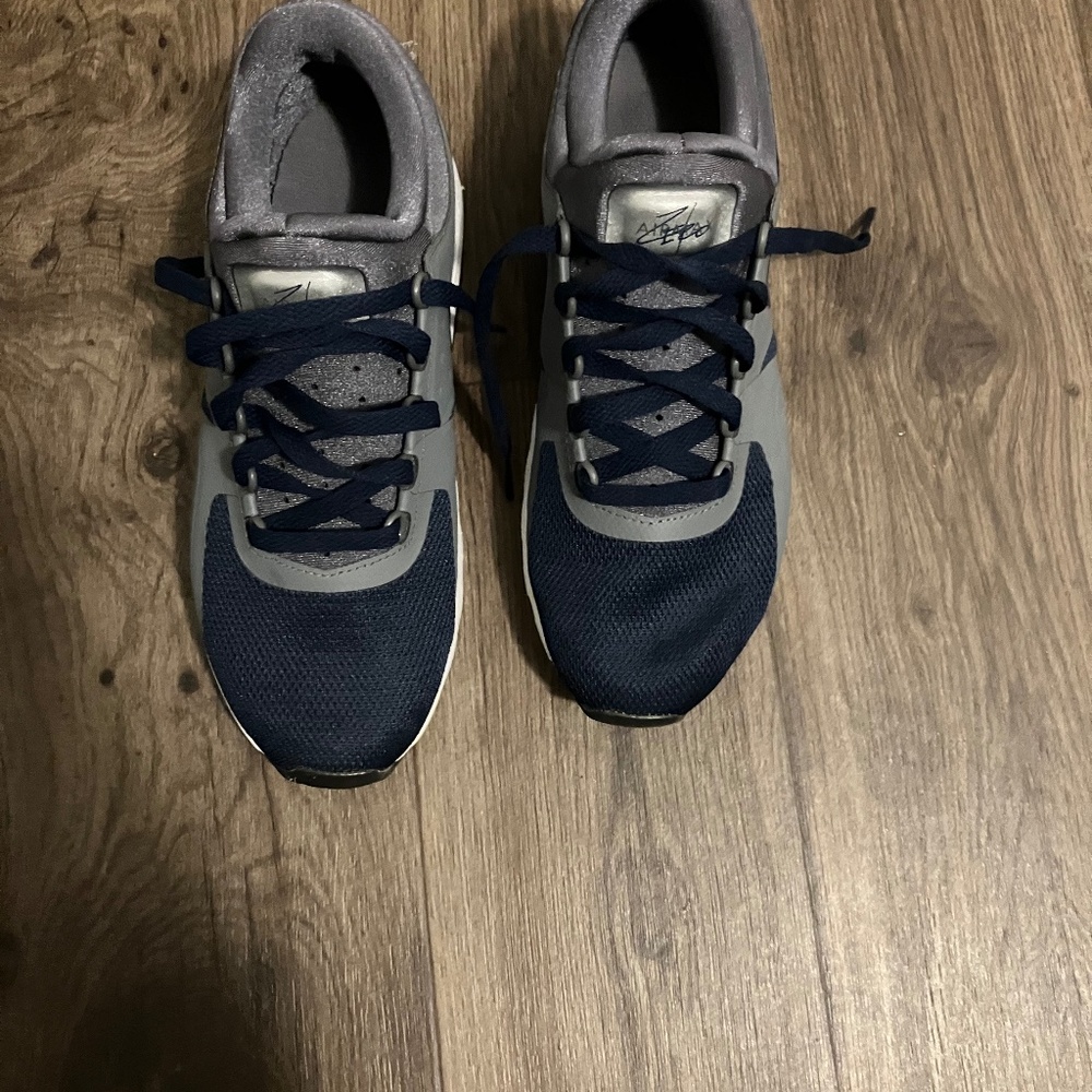 Authentic Nike sneakers size 6y